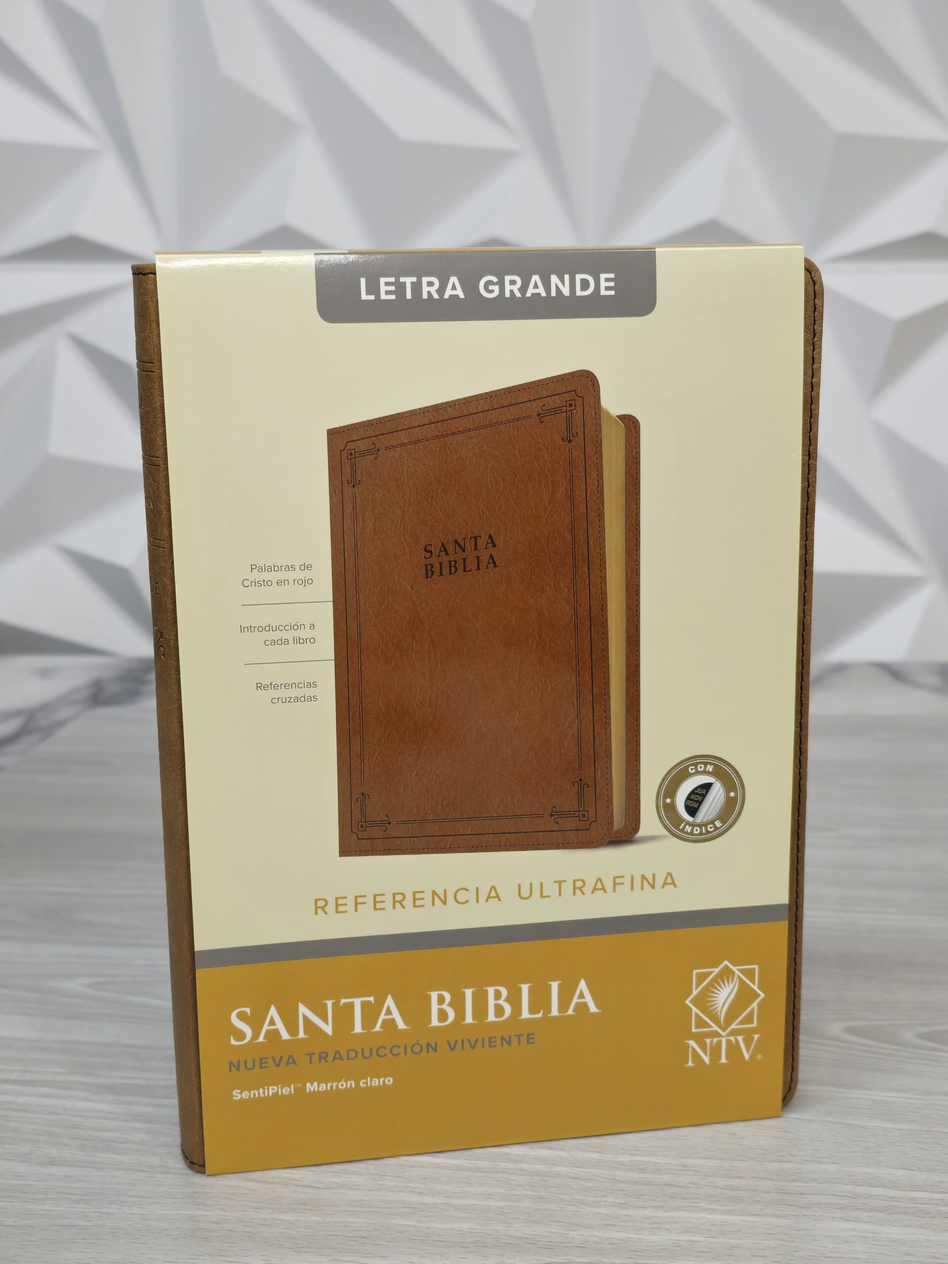 Biblia Letra Grande con Referencias NTV, sentipiel marrón con índice - Image 2
